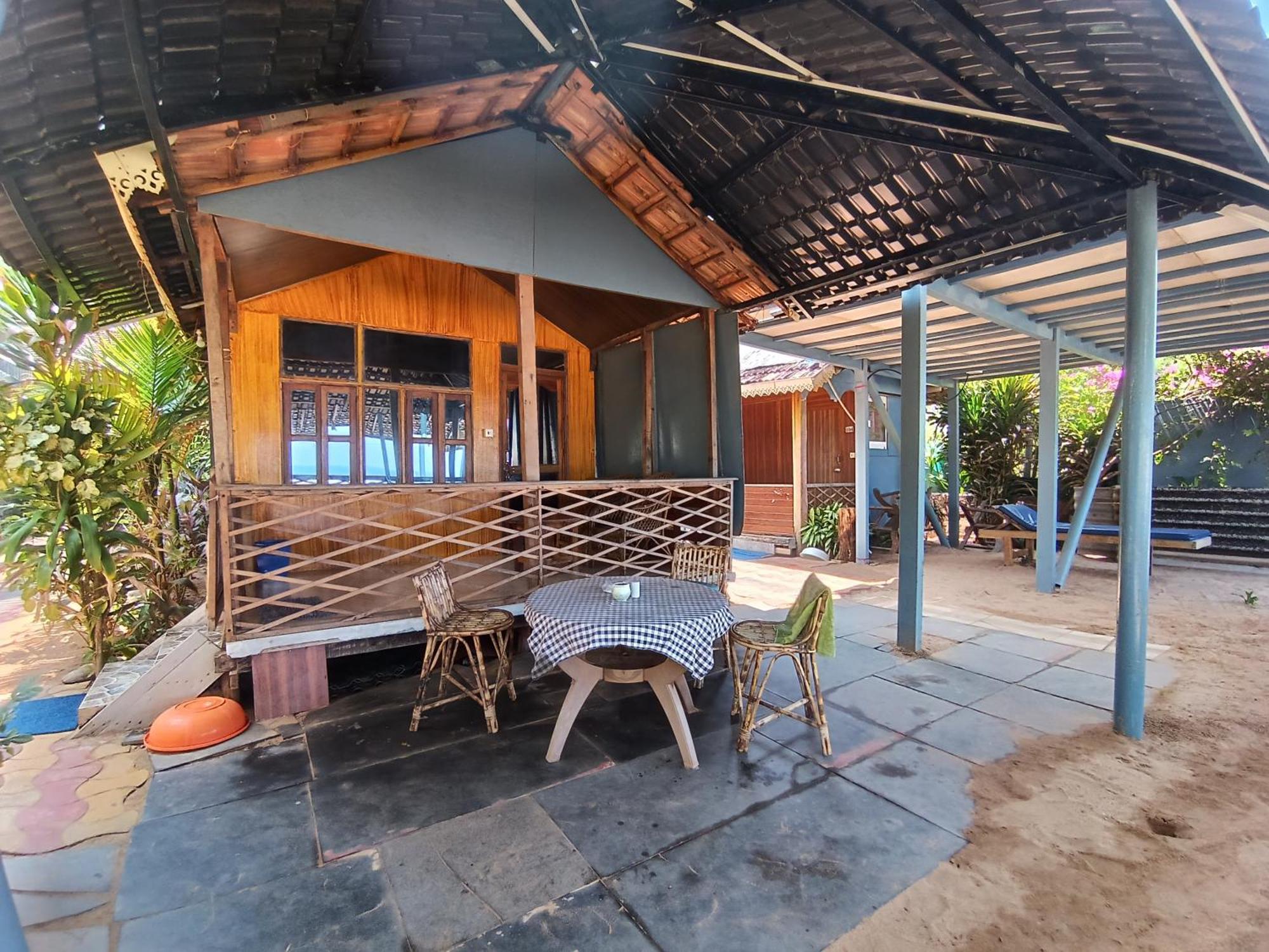 Monsoon Hotel Agonda Exterior photo